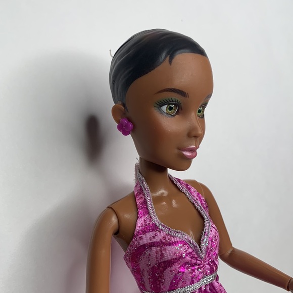 Alexis LIV Doll - Picture 5 of 8